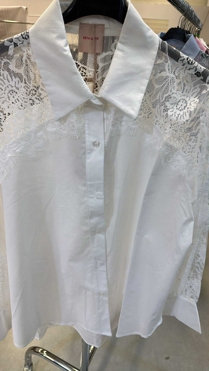 Koszula jednokolorowa z dodatkiem koronki - K19205 - biała