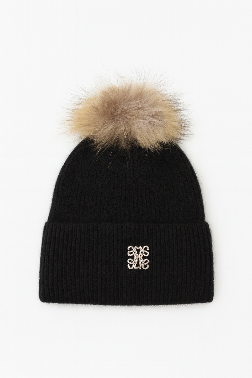 Czapka pompon czarny 1670