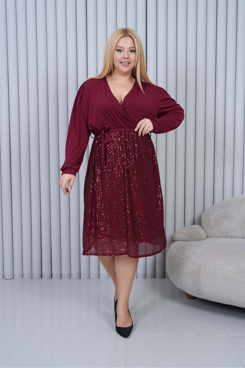 SUKIENKA PLUS SIZE – ELEGANCJA & CEKINY