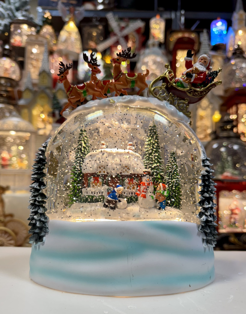 Lampion świąteczny. Zimowe miasto. Pozytywka grająca. Wysokość 19 cm