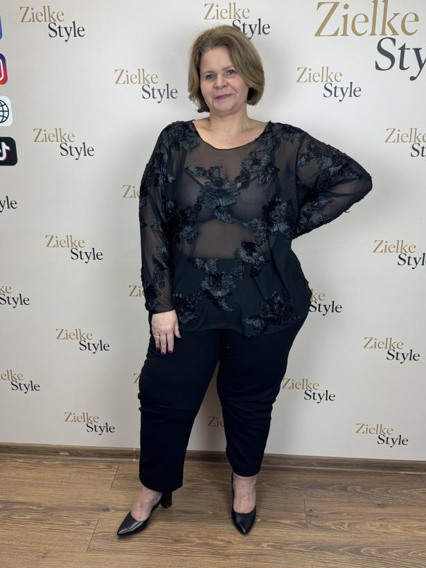 Bluzka jednokolorowa, wstążkowe kwiaty - 8063 - czarna z czarnym