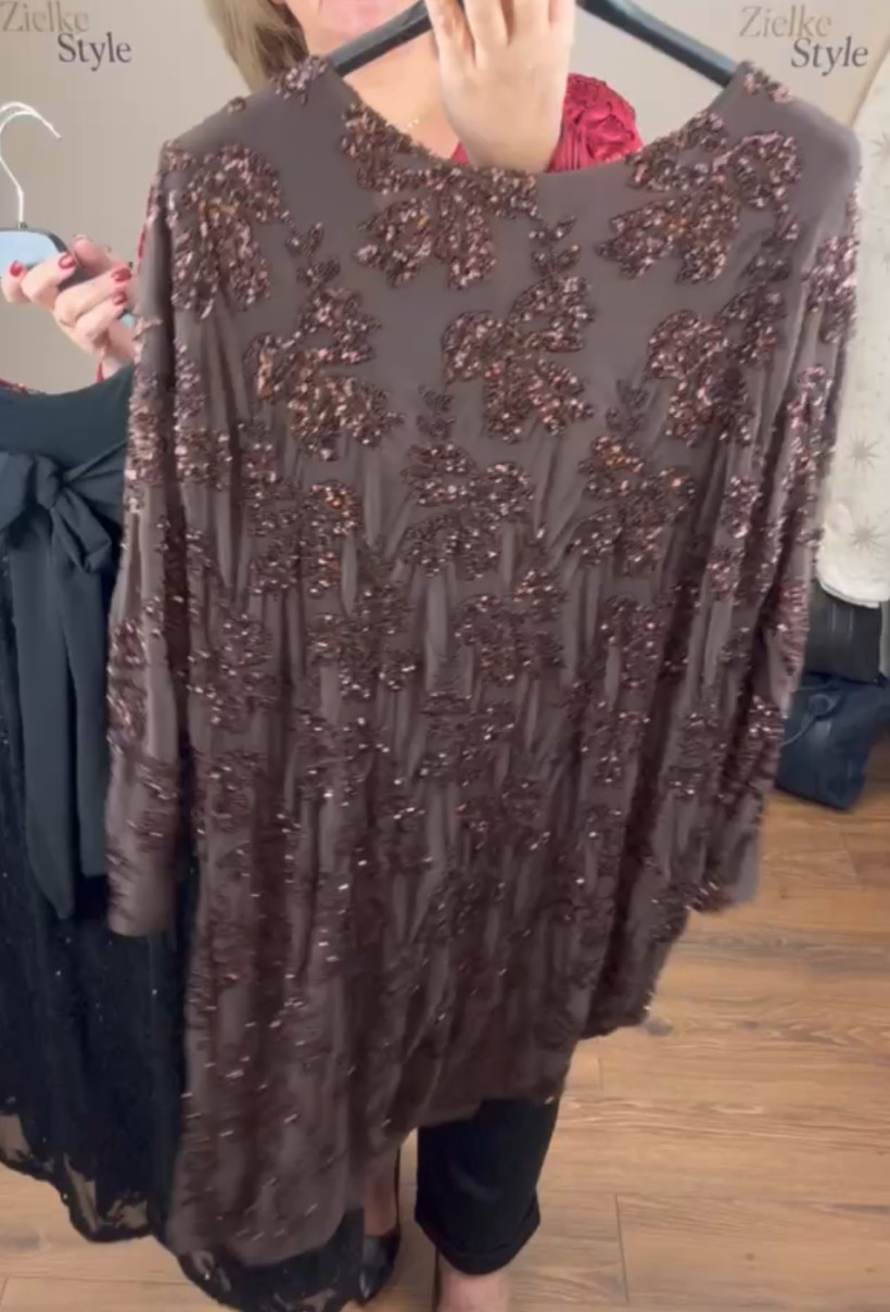 Sukienka na podszewce cyrkoniowe kwiaty, wiązany tył  - 2018 - czekolada