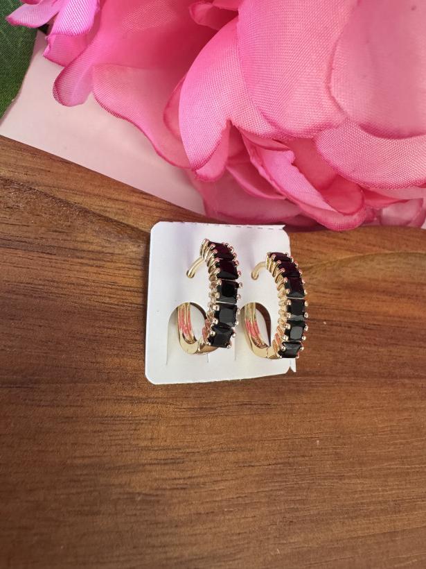 Kolczyki z czarnymi diamencikami 13704 O