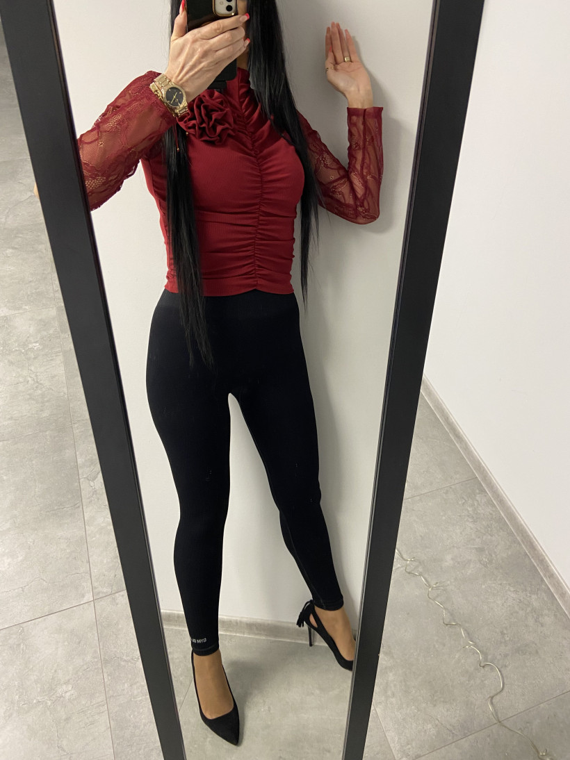 Bluzka 550 koronkowe rękawy, ozdobna róża