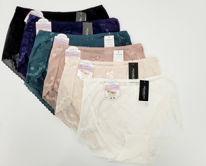 Majtki 0954 z koronką i kokardką