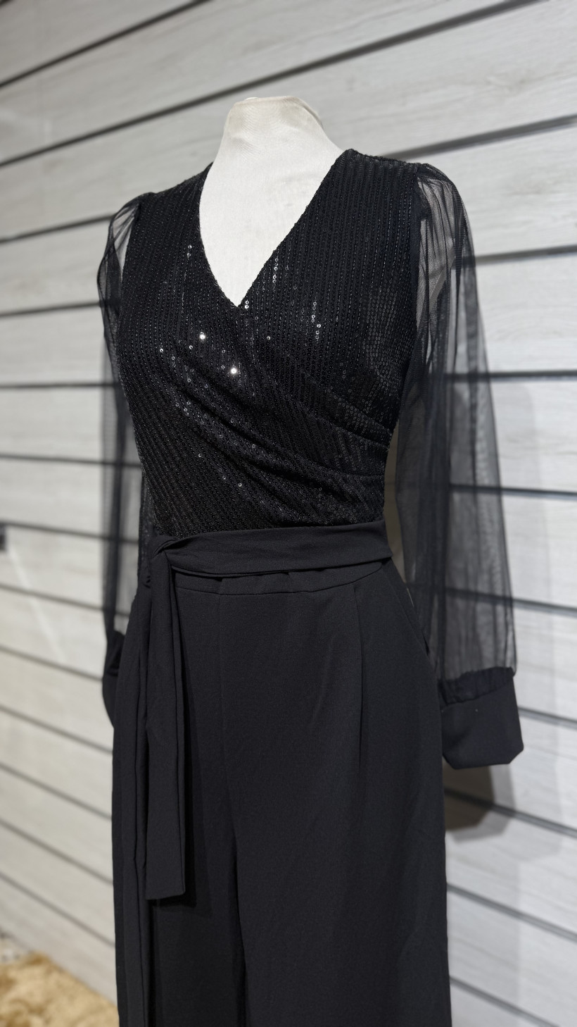 MACACÃO BORDADO DECOTE CRUZADO