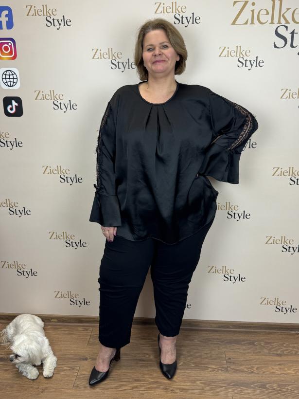 Italia nr.7 - Tunika jednokolorowa z koronką, rozszerzany rękaw - 28093 - czarna