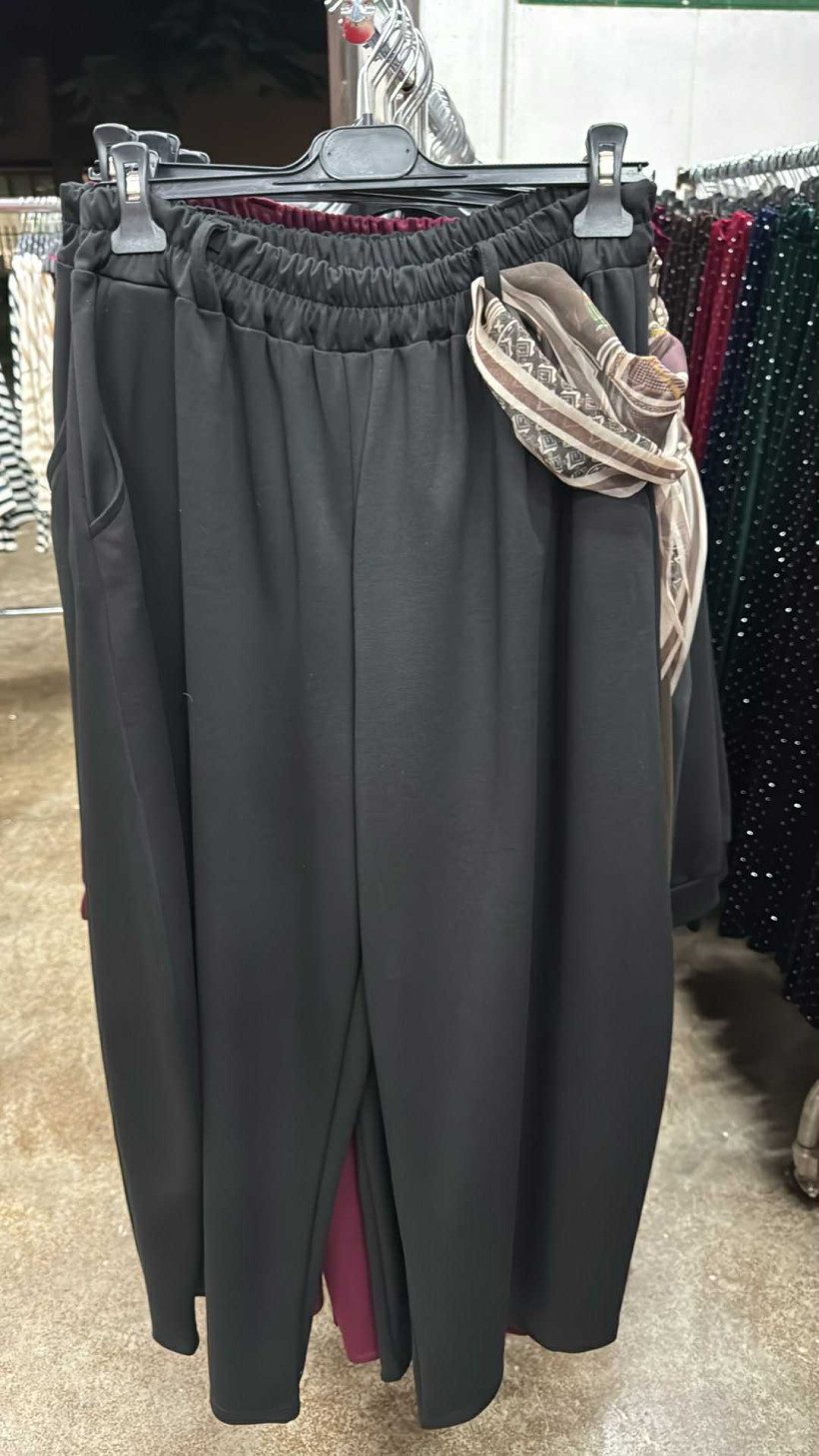 Italia nr.7 - Spodnie jednokolorowe a’la balony - 28133 - czarne