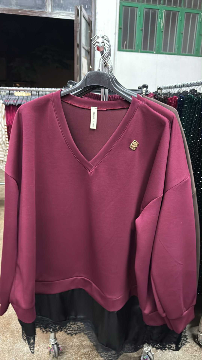 Italia nr.7 - Bluza jednokolorowa z dodatkiem koronki - 28050 - bordo