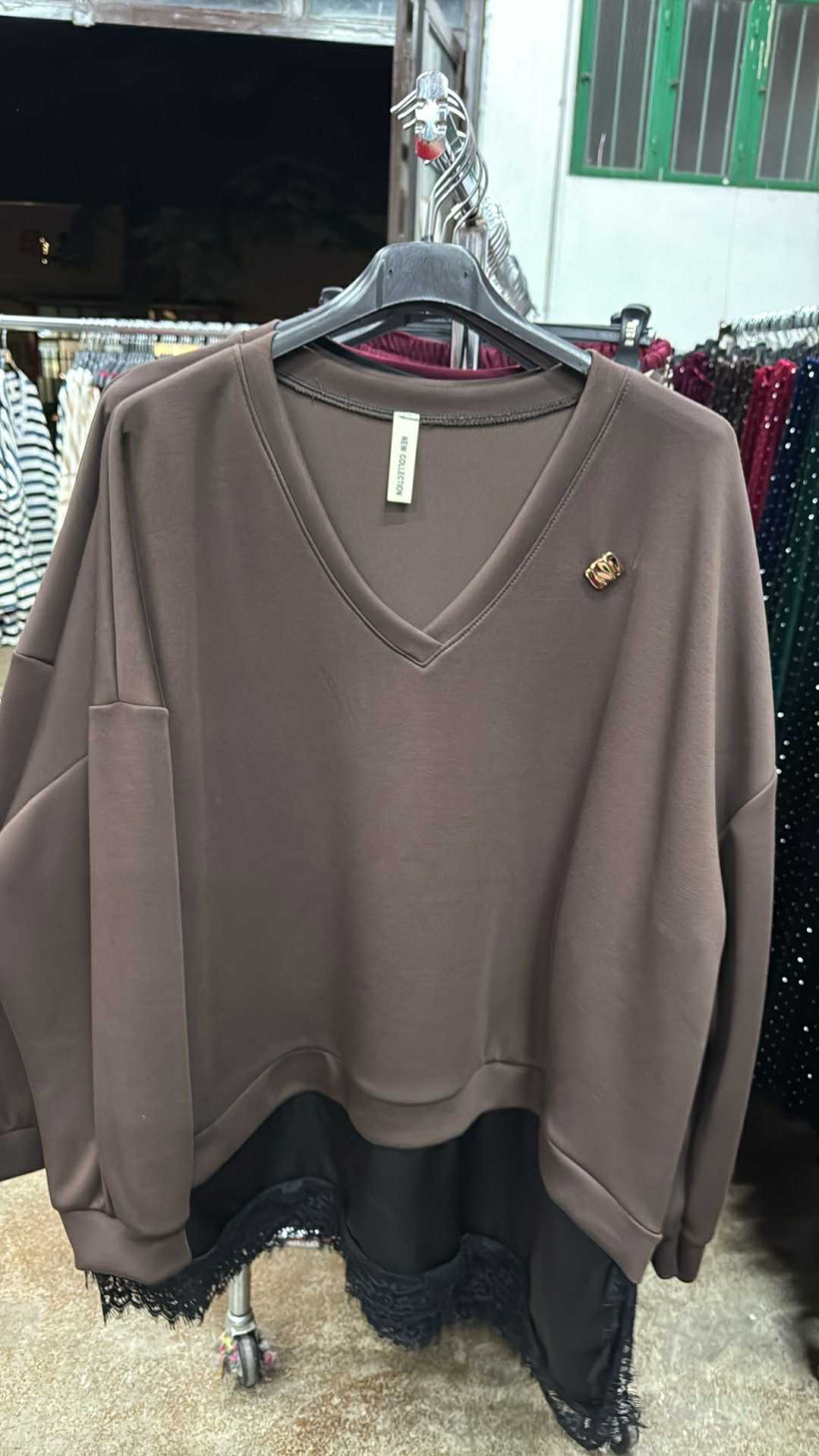 Italia nr.7 - Bluza jednokolorowa z dodatkiem koronki - 28050 - czekolada