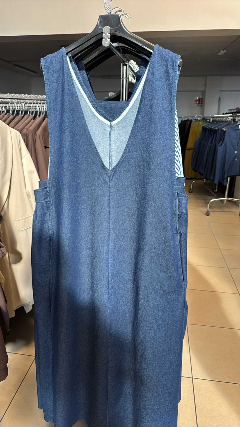 Italia nr 7 - Sukienka jeansowa maxi na szelkach - 25128