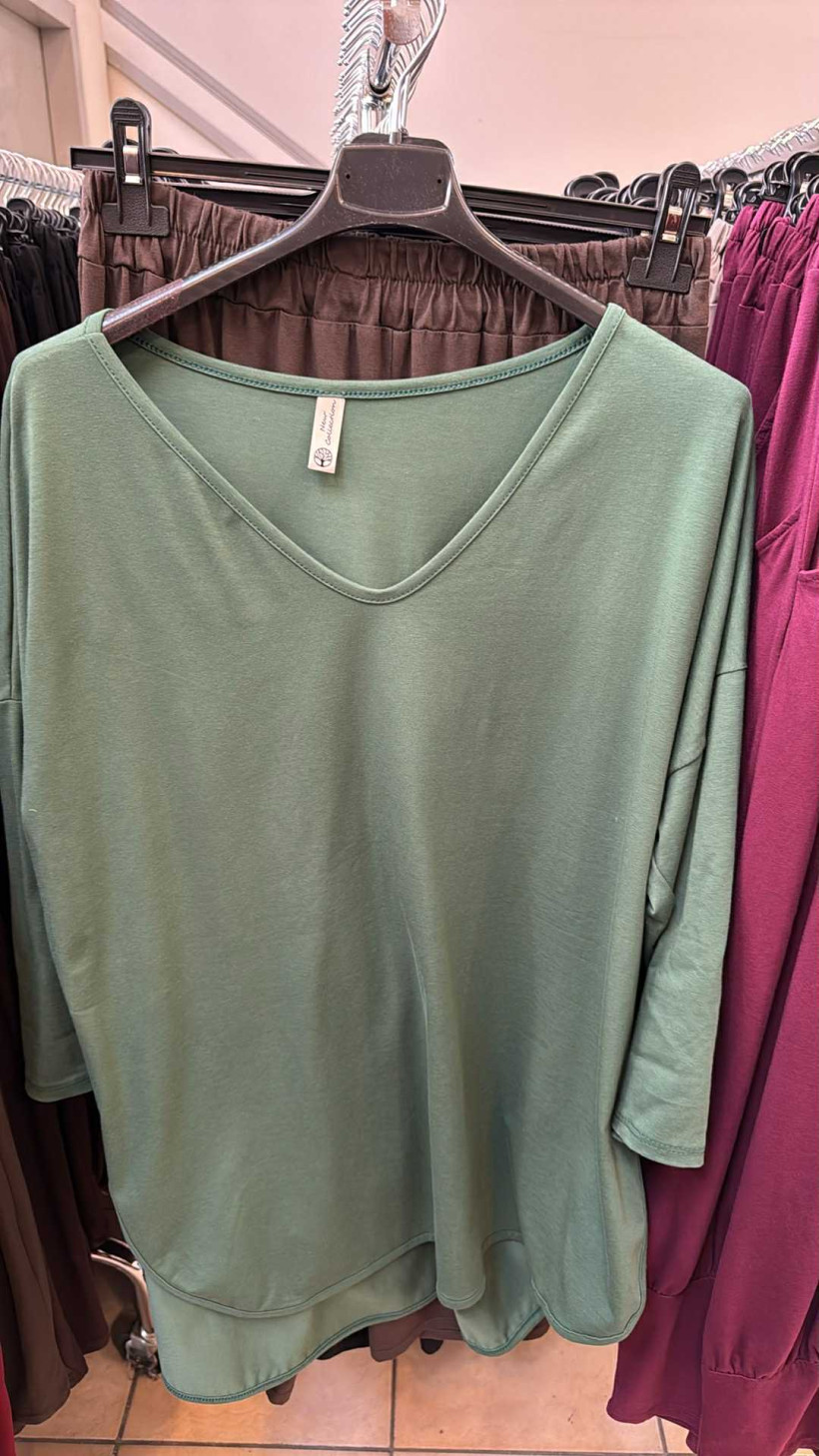 Italia nr V - Tunika jednokolorowa w serek, rękaw 3/4 - 21152 - zielony