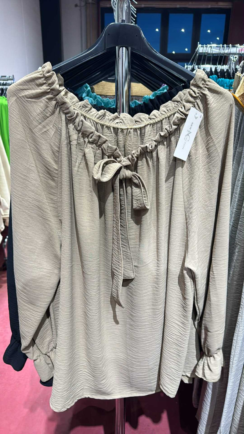 Italia nr 7 - Bluzka jednokolorowa, hiszpanka - 661547 - beż