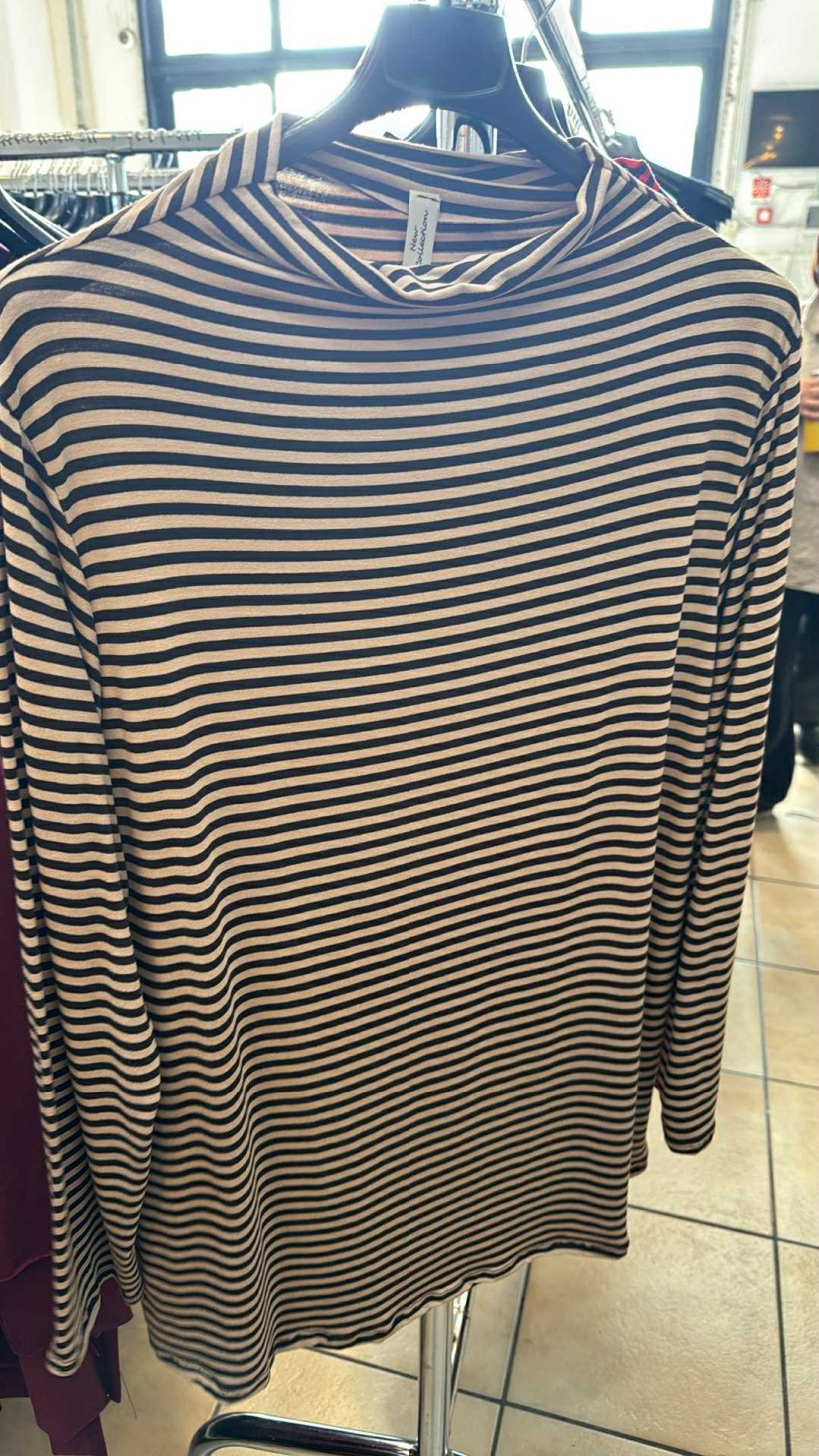 Italia nr.7 - Bluzki w paski z półgolfem - 25256 - czekolada