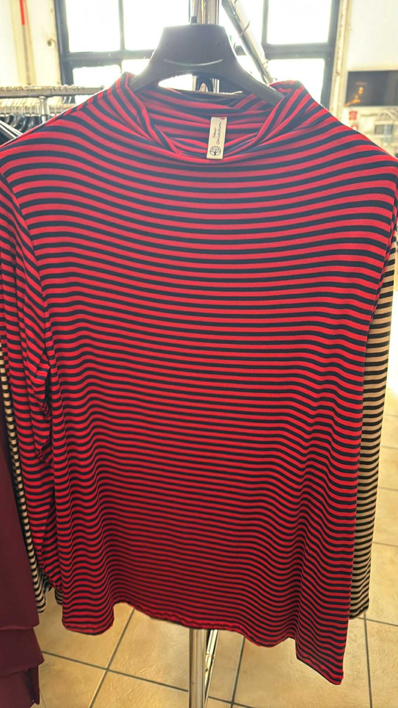 Italia nr.7 - Bluzki w paski z półgolfem - 25256 - czerwona