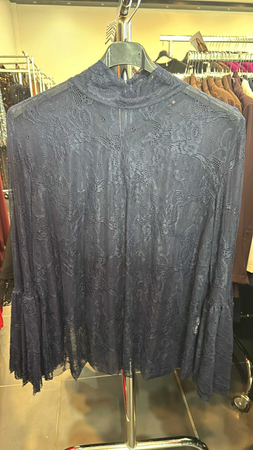 Italia nr.7 - Bluzka koronkowa, rozszerzany rękaw - 251187 - granat 