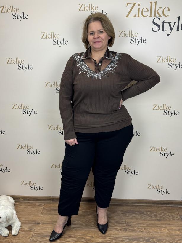 Bluzka szeroki prążek z kołnierzykiem ozdobiony cyrkoniami - 0022 - czekolada