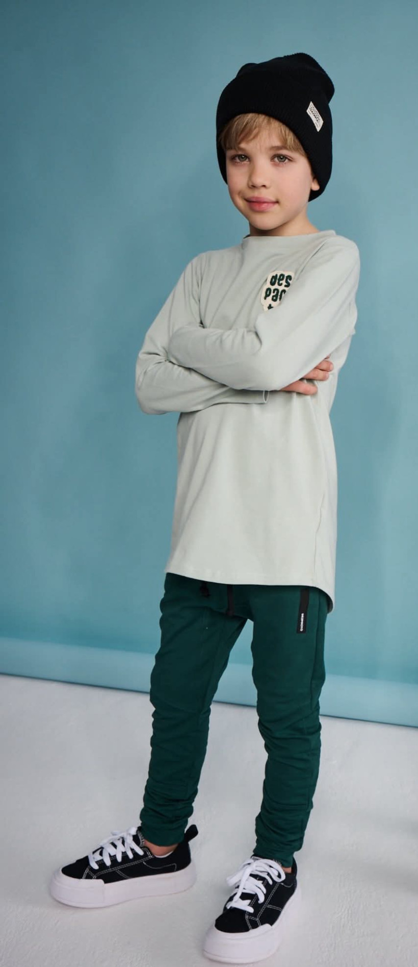 LONG MIĘTOWY Z NASZYWKĄ  LOGO DESPACITO 