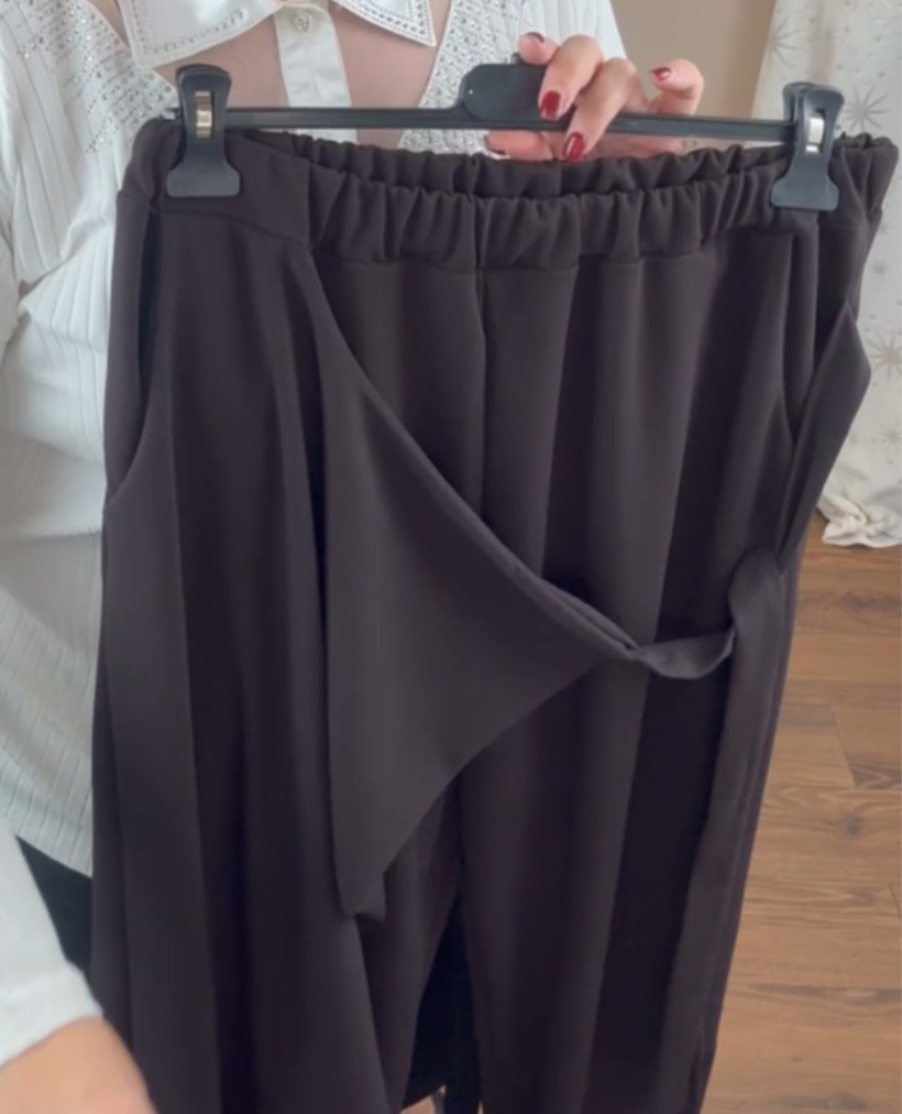 Spodnie jednokolorowe na gumce, singbady , wiązane na biodrach - 13874 - czekolada