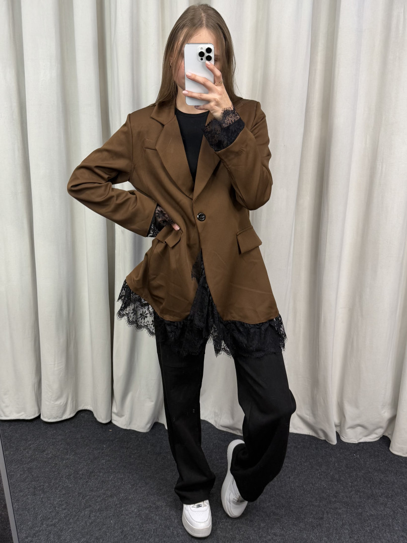 Marynarka z koronka czekolada u dołu 