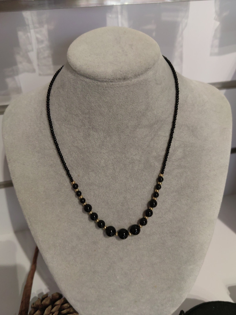 naszyjnik z koralikami czarny 
