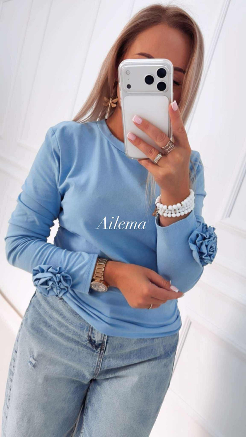 Bluzka z okrągłym dekoltem i marszczeniami po bokach 134 róża na rękawie