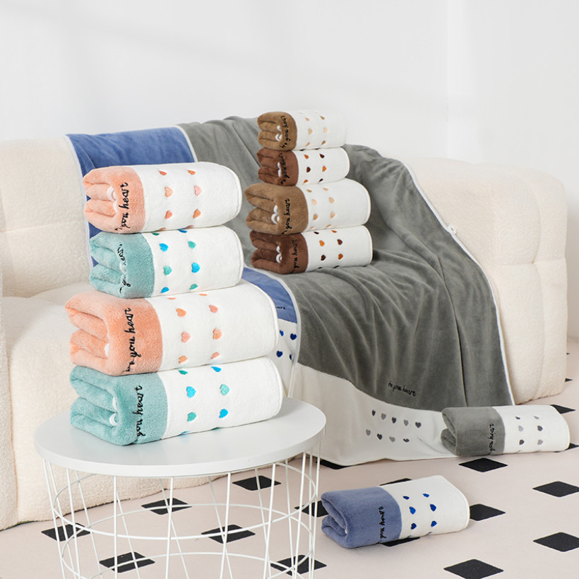 Ręcznik haftowany serca 50x100cm mikrofibra PJH03