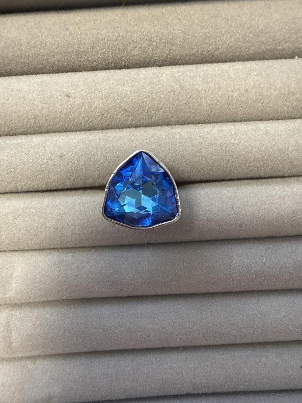 pierścionek niebieski