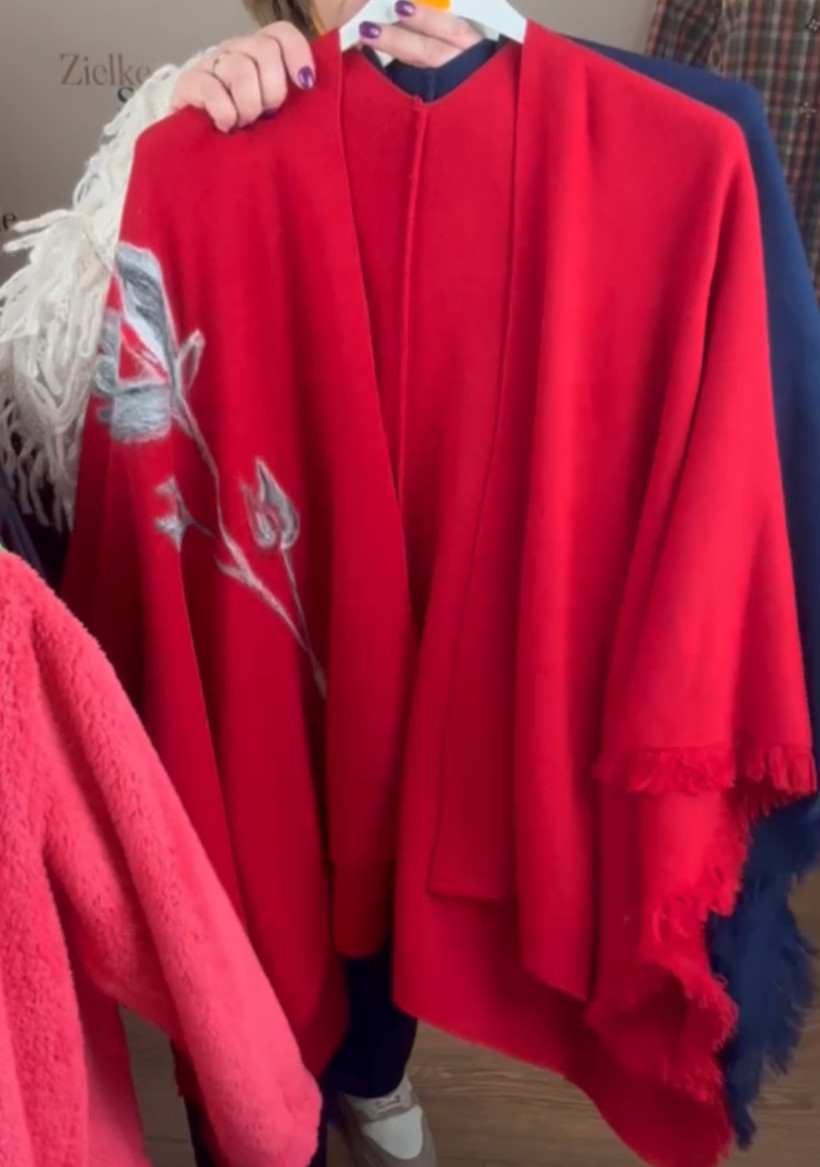 Szal/Ponczo kwiat - 13914 - czerwony