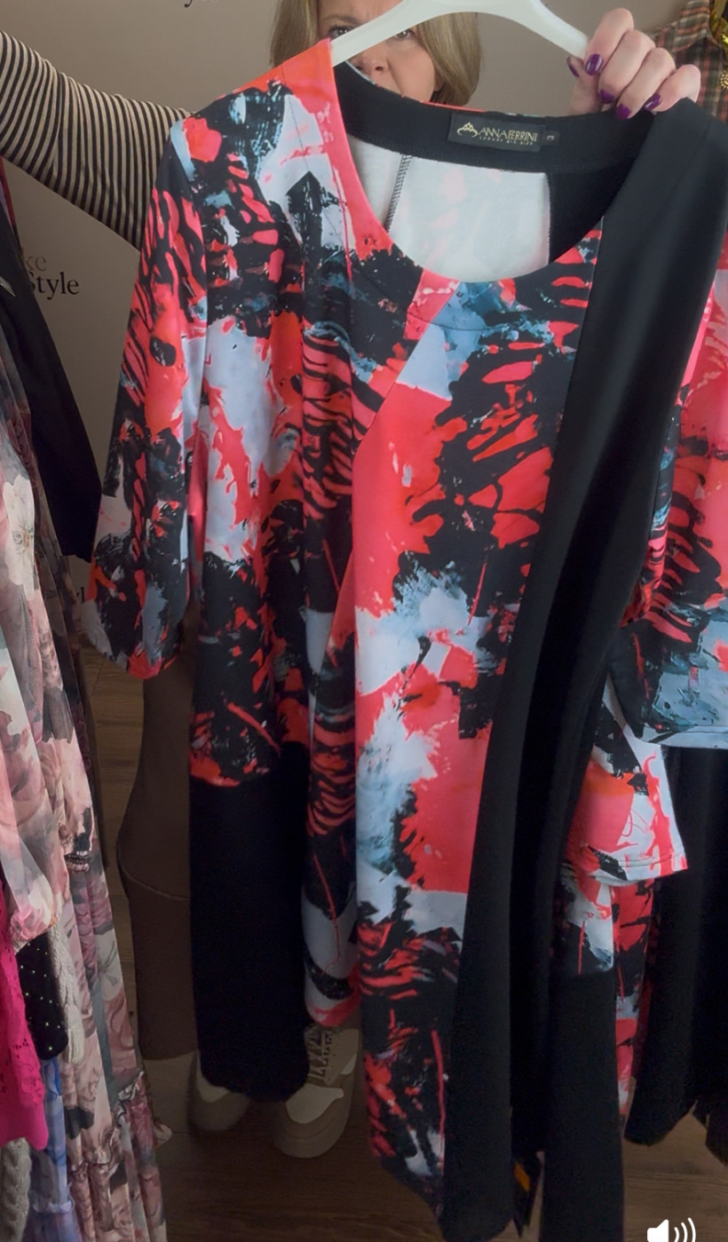 Sukienka Anna Ferini - z czarnym dodatkiem - 2 - 19522