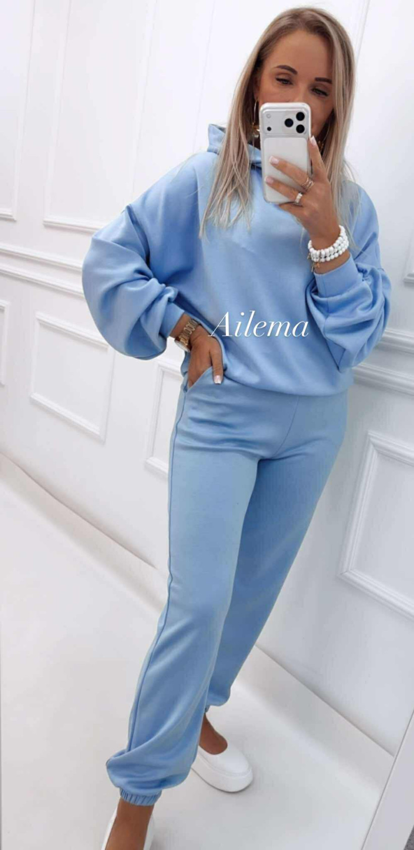 Komplet Moon masełko 525 krótka bluza z kapturem i dresy ze ściągaczem 