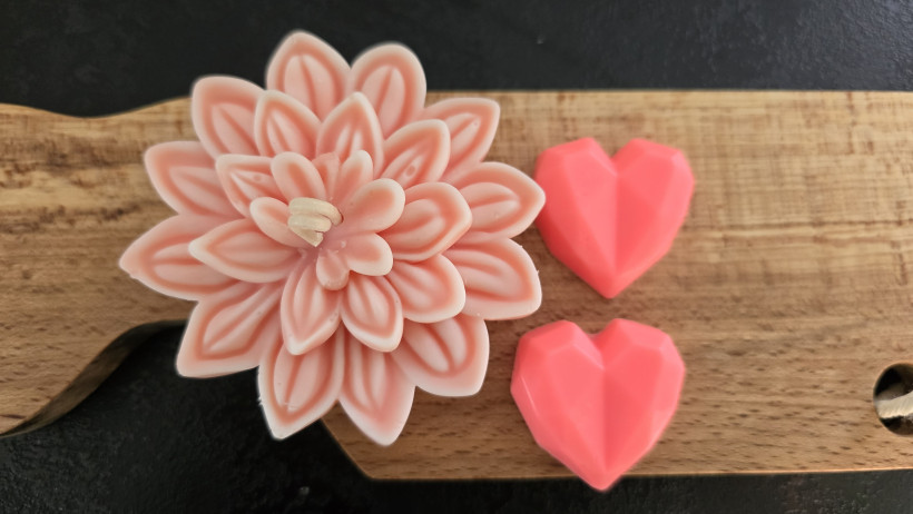 Zeestaw świeczka kwiat lotosu + dwa mydełka serca