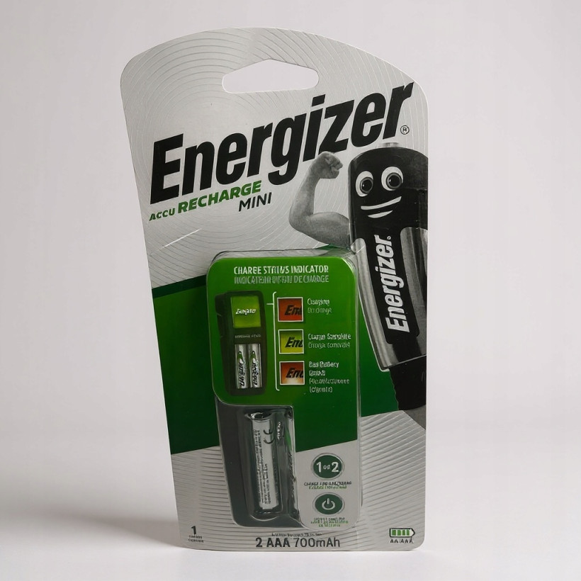 Energizer dwa akumulatory + ładowarka (C2)