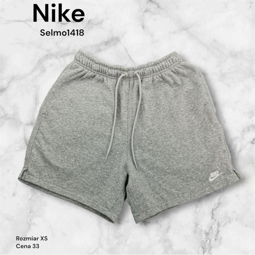 1418.Spodenki Nike rozm.XS