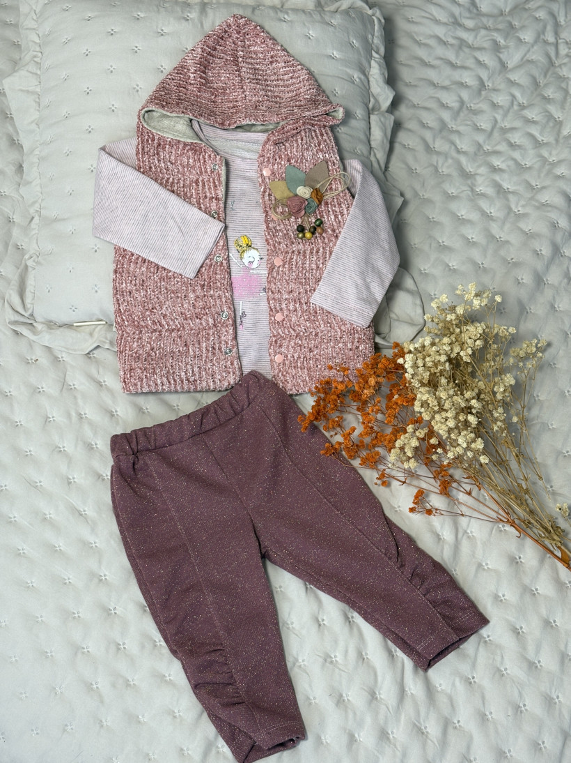 Komplet 3 częściowy kamizelka, bluzka, spodnie.