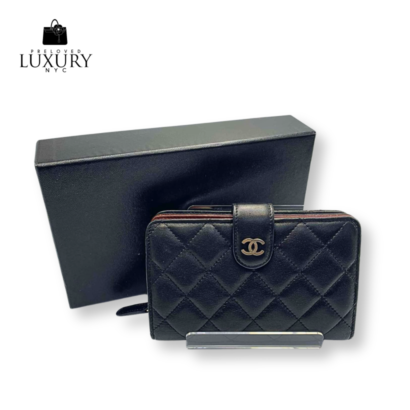 CHANEL Matelasse Wallet