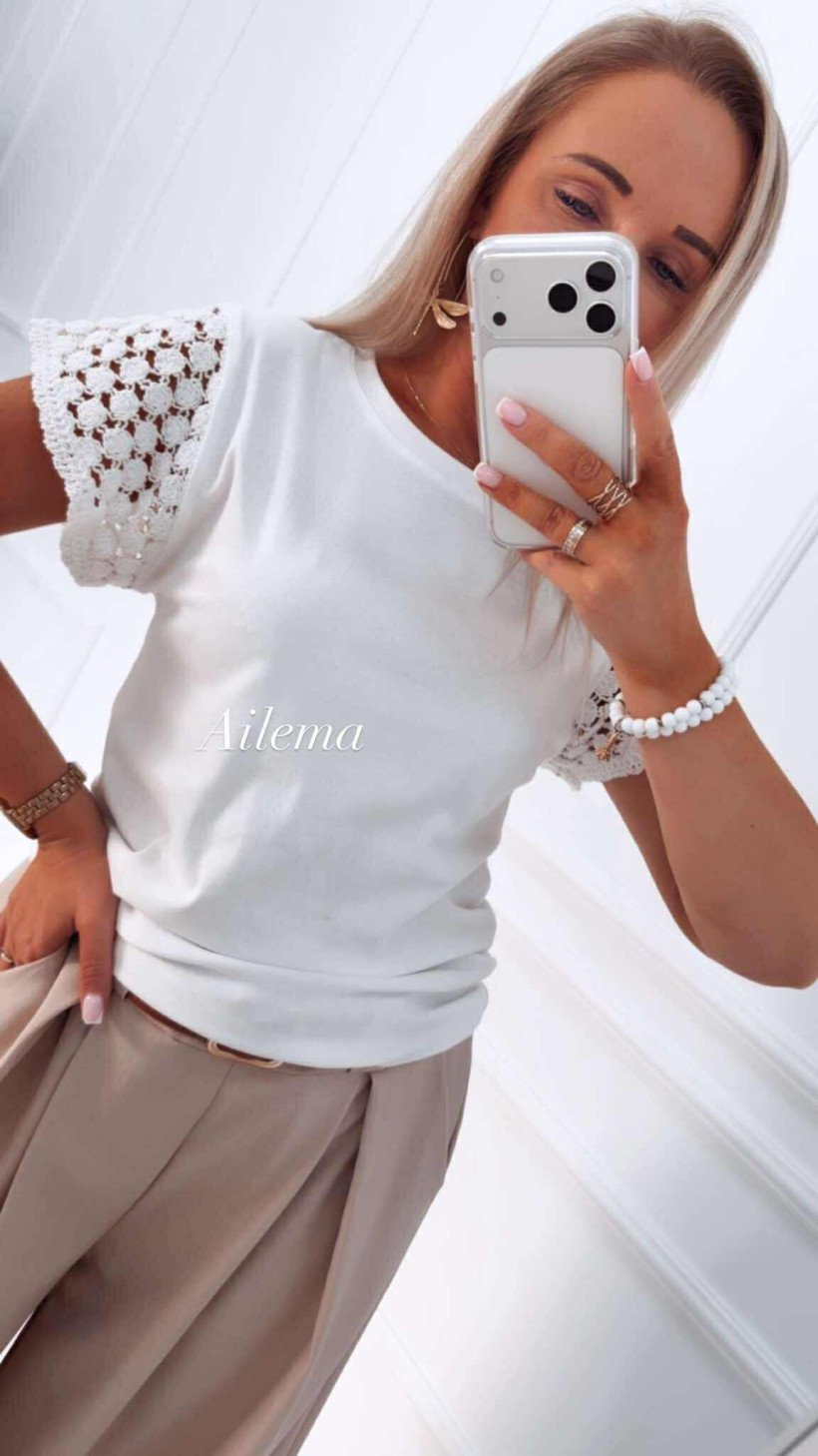 Bluzka z krótkim rękawem AX82521 haftowane rękawy