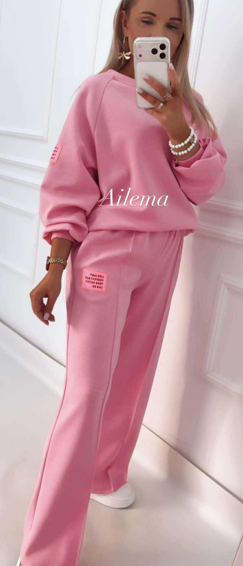 Komplet masełko K649 bluza z naszywką i spodnie z prostą nogawką