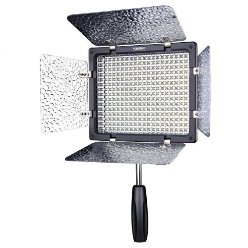 C35 Yongnuo YN300 Lampa LED