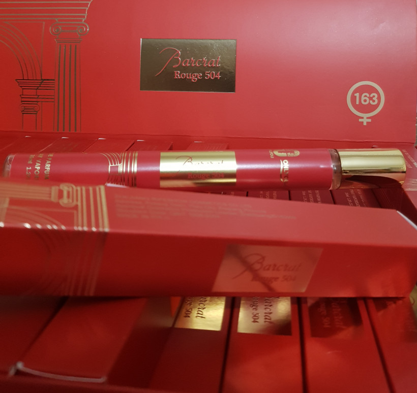 PERFUMETKA BACARAT CZERWONY