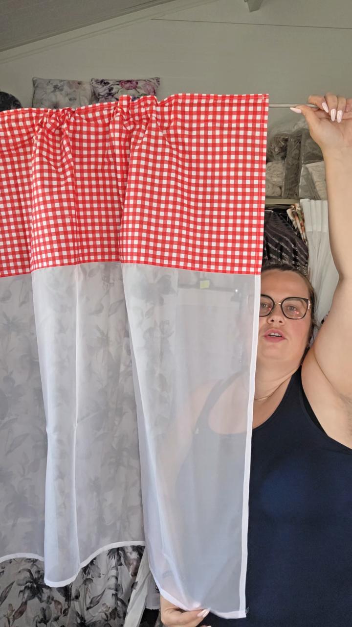 Firanka czerwona krata 300x100