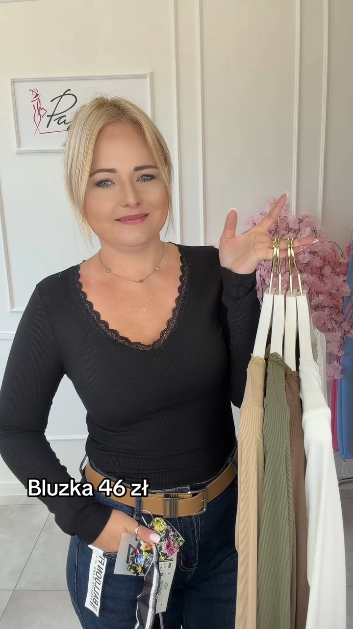 Bluzka dekolt koronka 15297