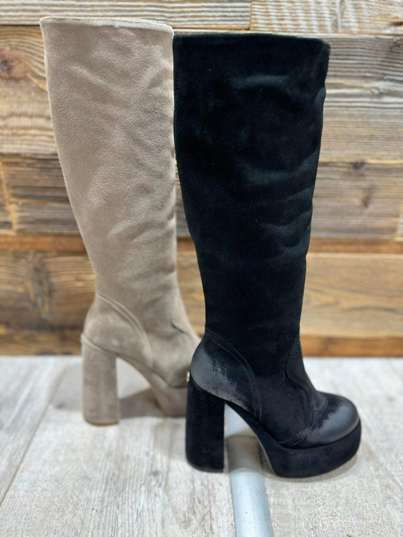 By o la la..! zamszowe kozaki na obcasie