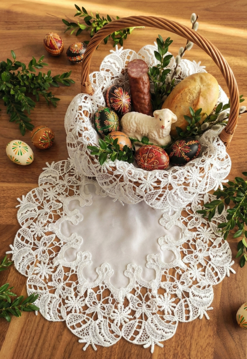 Serwetka biała okrągła gipiura jajka 30cm 206 WN