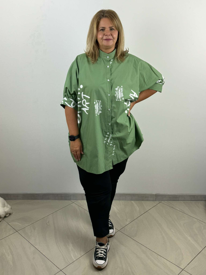 Koszula na stójce oversize z napisami Wł.23230-zielona PROMOCJA
