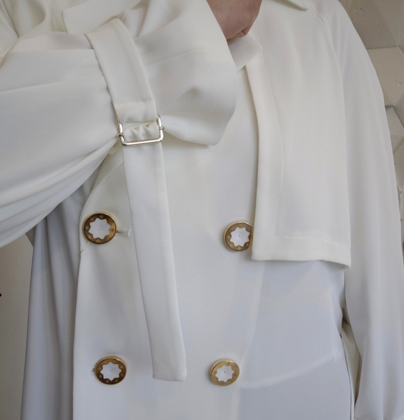 123130987-2.webp