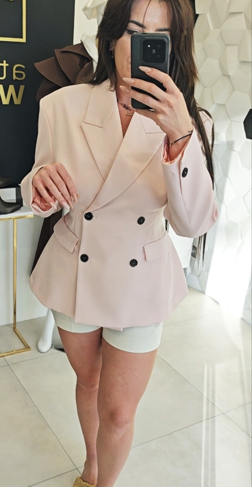 123232688-1.webp