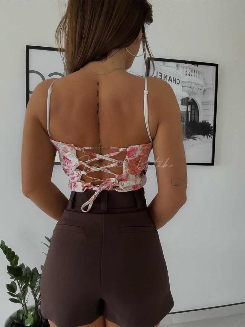 123769421-7.webp