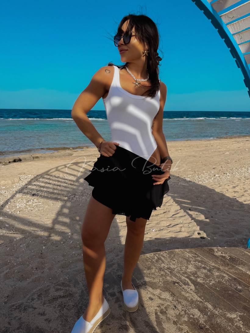 123866221-2.webp