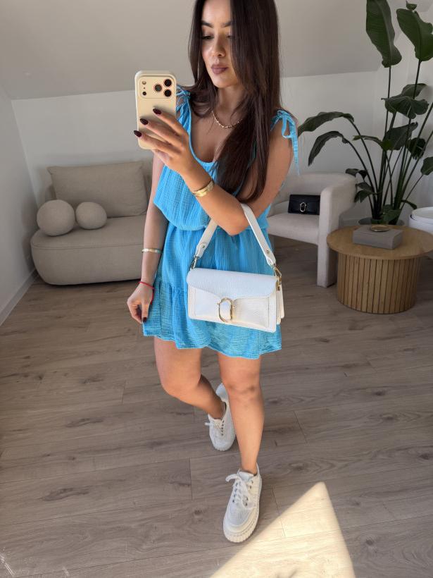 123876693-6.webp